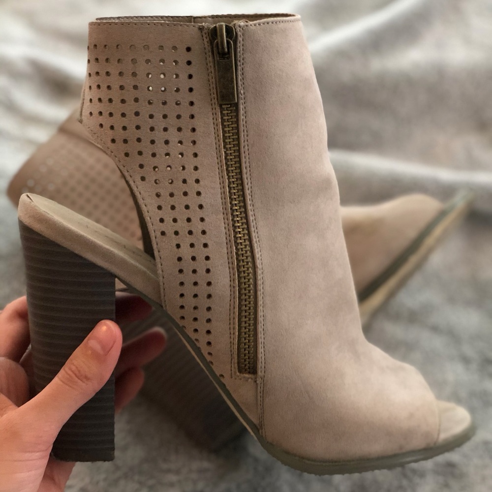 Heels size 10